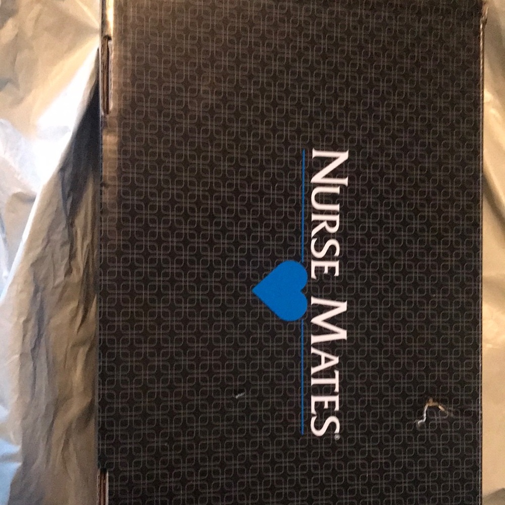 Nurse mates black. size 6 1/2